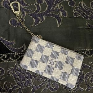 Louis Vitton white card holder